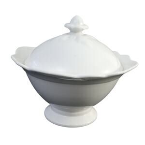 Villeroy & Boch Country Heritage White Covered Pedestal Bowl with Lid